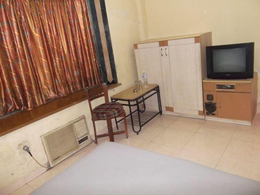 Hotel Palms Navi Mumbai Dış mekan fotoğraf