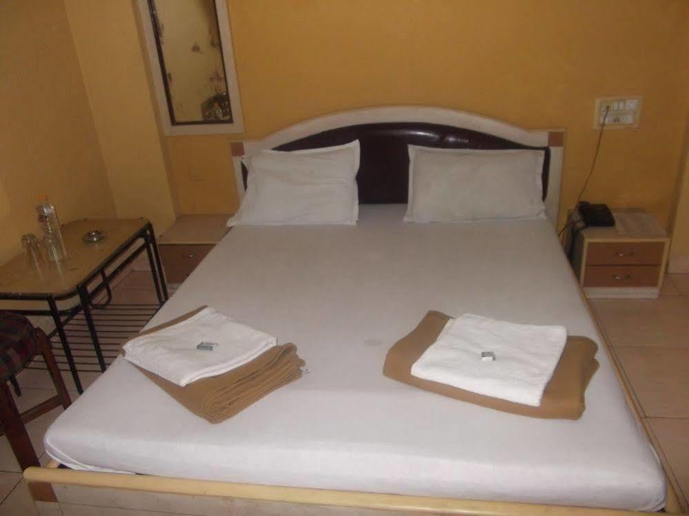 Hotel Palms Navi Mumbai Dış mekan fotoğraf