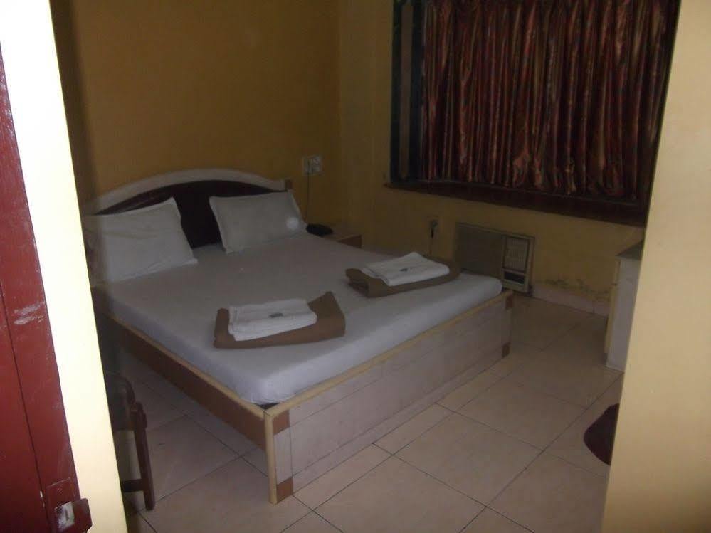 Hotel Palms Navi Mumbai Dış mekan fotoğraf
