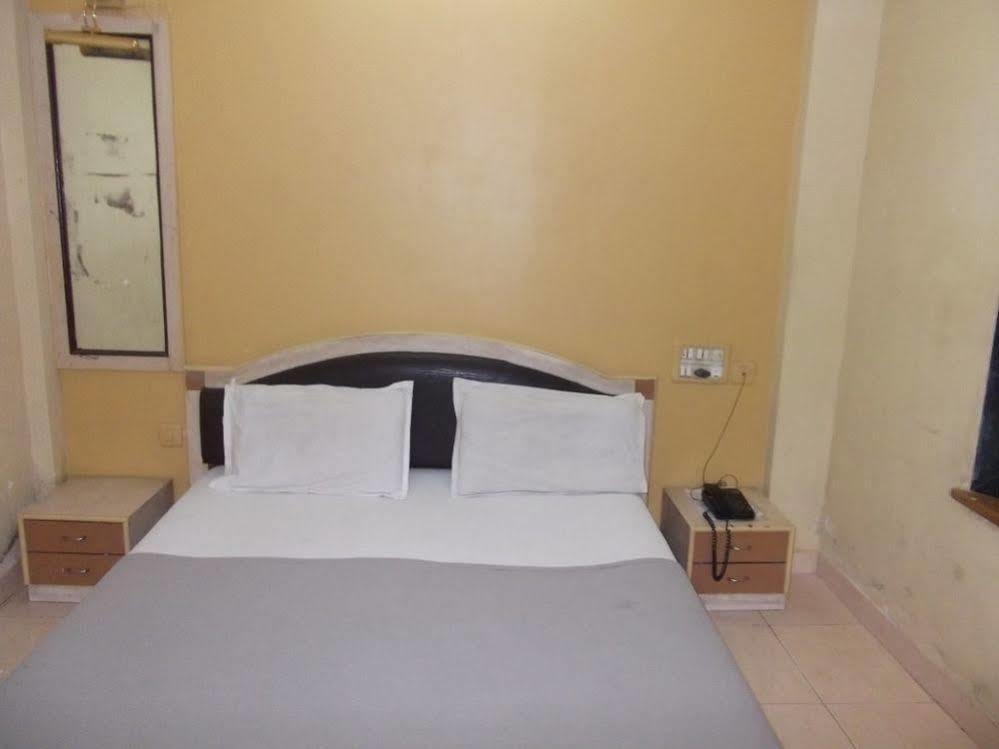 Hotel Palms Navi Mumbai Dış mekan fotoğraf