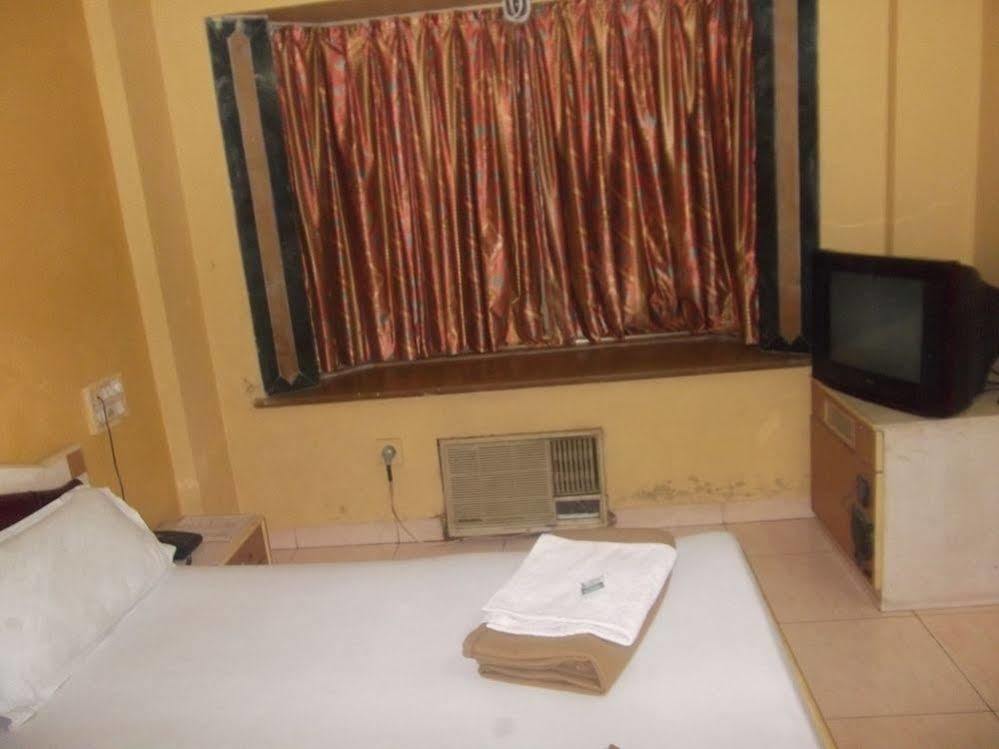 Hotel Palms Navi Mumbai Dış mekan fotoğraf